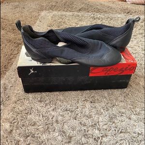 Capezio Techno Jazz Slip-On Shoes - Size 9